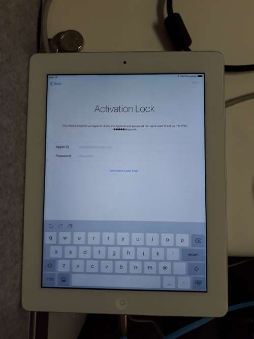 Apple iPad - 9.7inch - 4th Generation - 32GB GIVE-AWAY!!!!